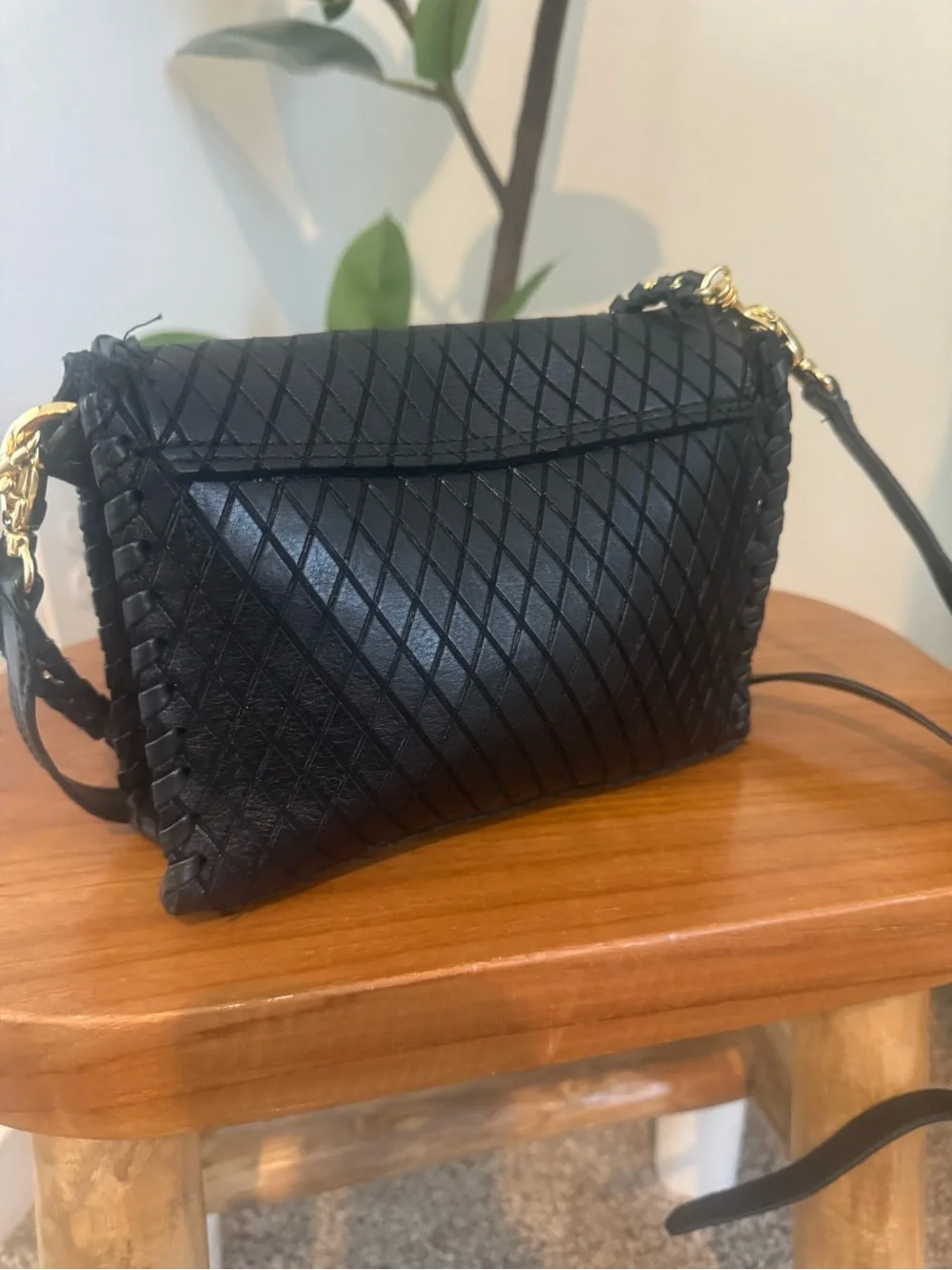 Laggo sleek black